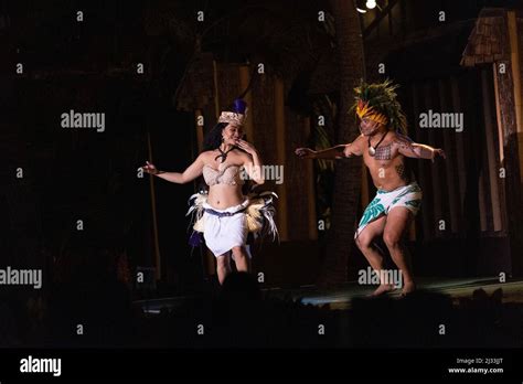 Dancers at a Hawaiian luau Stock Photo - Alamy