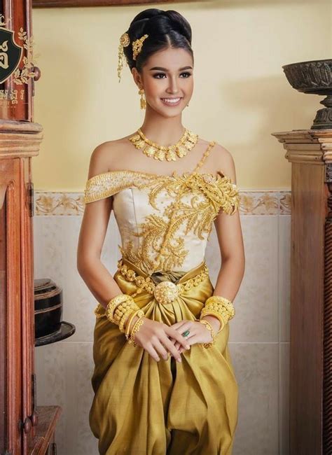 Pin on Asian fashion | Cambodian dress, Cambodian wedding dress, Thai ...