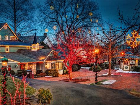 Peddler's Village Magical Holiday Experience Is Back This Season