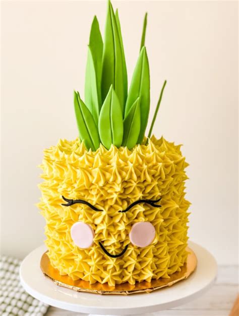 Pineapple Edible Cake Wrap Or Pineapple Crown Cake Topper Denmark ...