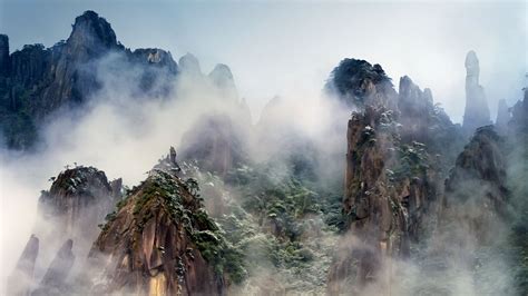 Mountain Mist – Bing Wallpaper Download