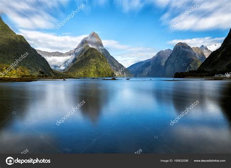 Milford Sound in New Zealand — Stock Photo © BiancoBlue #169832098