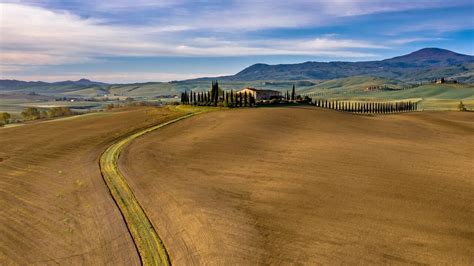 Hiking in Tuscany - 10 Enchanting Adventures on Foot