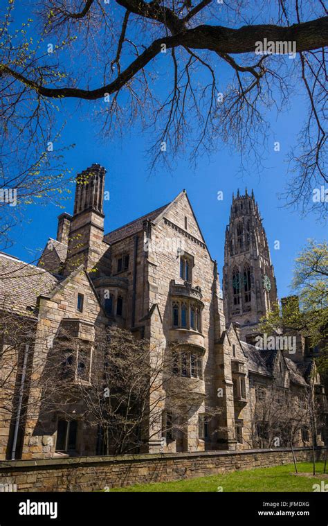 Yale campus hi-res stock photography and images - Alamy