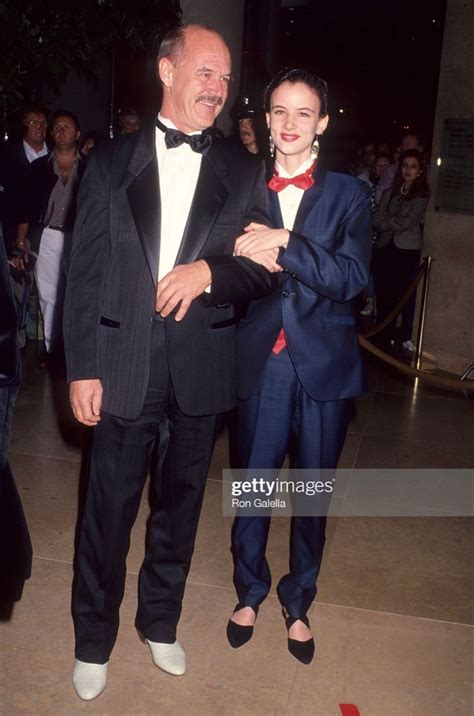 Juliette Lewis and father actor Geoffrey Lewis attending the 49th Annual Golden Globe Awards (1992)