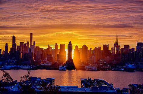 Today's Sunrise overlooking Manhattan skyline, New York City (28.11.15 ...