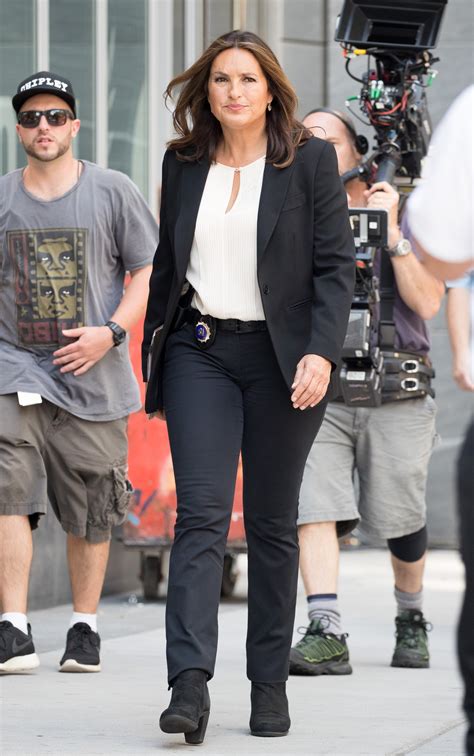 Mariska Hargitay Has a Surprising Meltdown on the 'Law & Order: SVU' Set - Closer Weekly ...