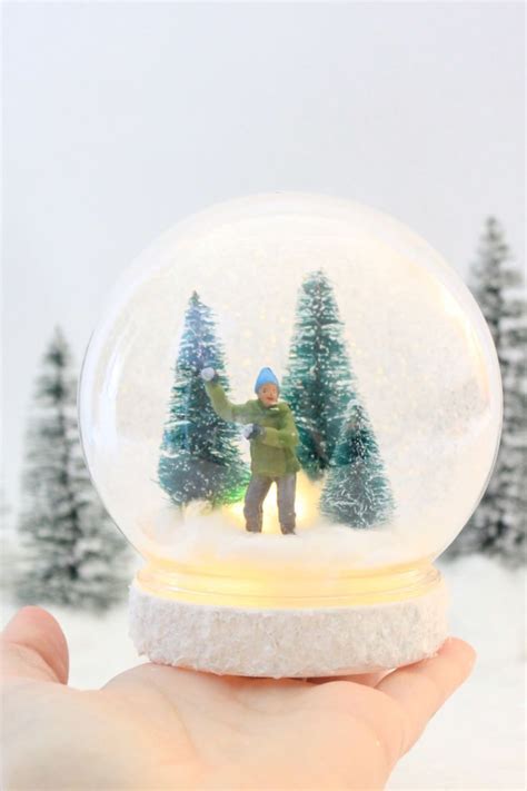 *DIY* DOLLAR TREE SNOW GLOBE | *LIGHTS UP* | New $1 Christmas Winter Crafts | Christmas snow ...