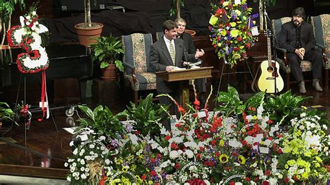 PHOTOS: Memorial service means saying goodbye to Dale Earnhardt