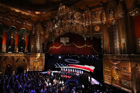 The real winner of the Democratic debates in Detroit? The Fox Theatre - Curbed Detroit