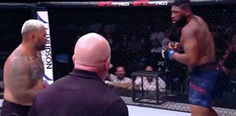 Curtis Blaydes Survives Early Knockdown Against Mark Hunt (UFC 221 ...