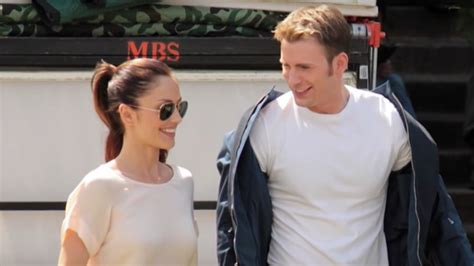 The Truth About Chris Evans And Minka Kelly's Relationship