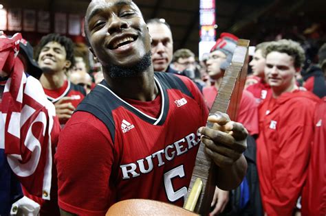 Mike Williams Set To Score 1,000th Career Point Against Stony Brook