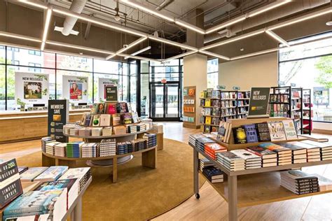 Barnes and Noble closes over 400 bookstores - Good e-Reader