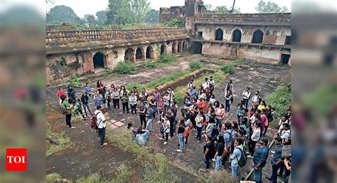 Heritage walk throws light on Islamnagar architecture legacy | Bhopal News - Times of India