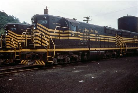 Sister locomotives to 358 show off the Nickel Plate's distinctive paint scheme. | Railroad art ...