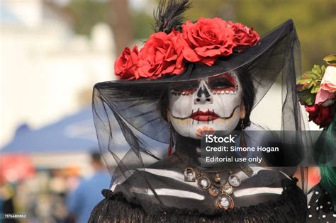 Woman Wearing Calavera Catrina Outfit Stock Photo - Download Image Now - 40-49 Years, Adult ...