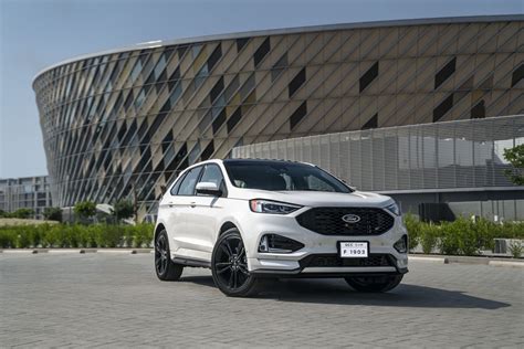 2019 Ford Edge ST is here, get's punchy EcoBoost engine with 335 hp!