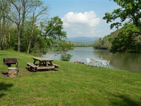 The Country Place on the Shenandoah River | The Country Place Lodging ...