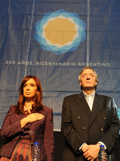 File:Presidenta Cristina Fernandez y diputado Nestor Kirchner.jpg