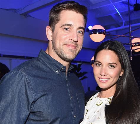 Olivia Munn Denies Report Stating She's Engaged to Aaron Rodgers | Olivia munn, Aaron rodgers ...