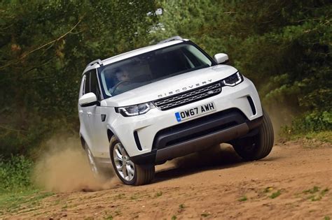 LARGE PREMIUM SUV OF THE YEAR 2018: LAND ROVER DISCOVERY! The Land Rover Discovery is the 2018 ...