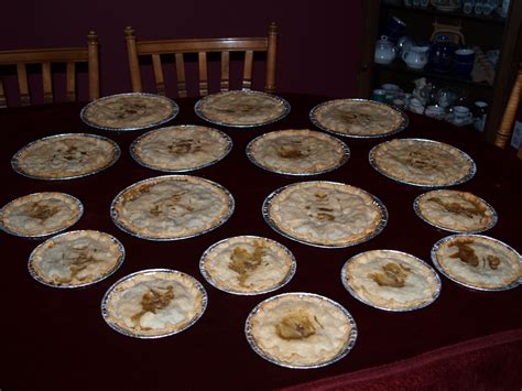 Christmas meat pies Christmas Meat, Meat Pies, Favorite, Recipes, Crafts, Food, Meatloaf ...