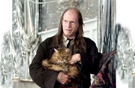 13 Evil villains who own cats – SheKnows