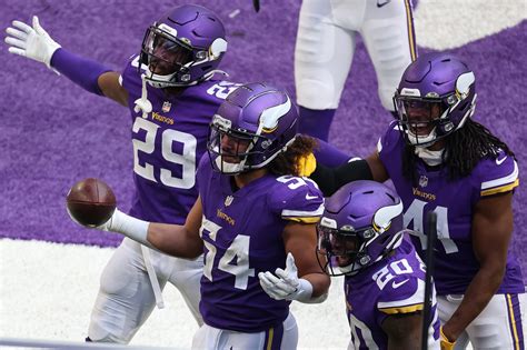 Why Haven't the Vikings Built Their Offense Like Their Defense? | Zone ...