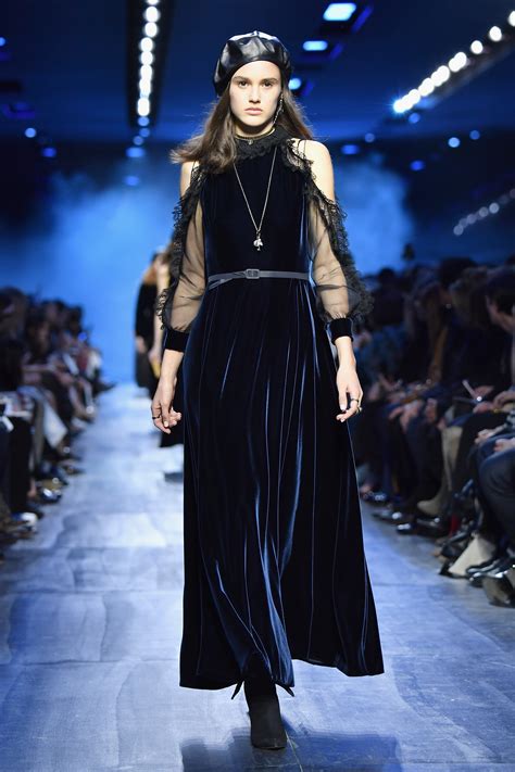 Christian Dior : Runway - Paris Fashion Week Womenswear Fall/Winter 2017/2018 - Daily Front Row