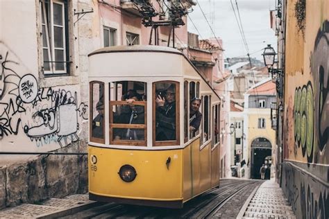 Lisbon Tram 28: 9 Things You Need to Know – Devour Tours