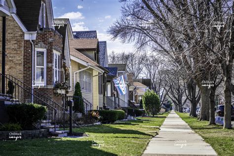 Charming Bungalows in Austin Neighborhood, Chicago - ChiStockImages.com