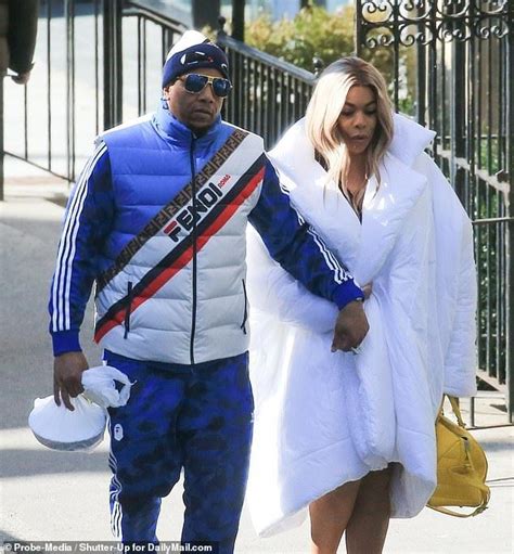 [Photo]: Oh wow! Wendy Williams' husband pictured with his mistress on vacation - INFORMATION ...