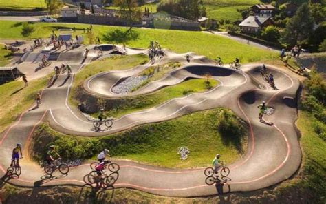 Cangas de Onís estudia habilitar una pista de “pump-track” para los jóvenes del municipio