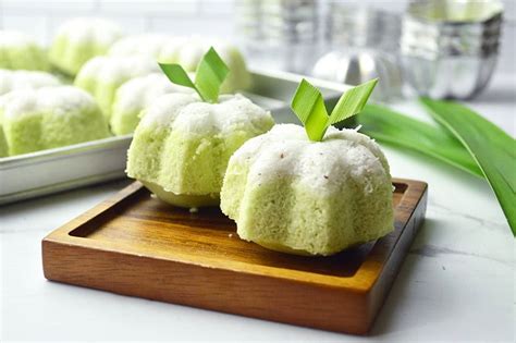 Putu Ayu (Steamed Pandan Coconut Cake) - Jaja Bakes - jajabakes.com