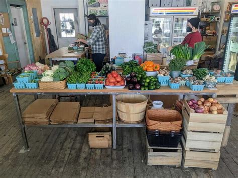 This Market Stepped Up to Feed a Town With No Grocery Store - Modern Farmer