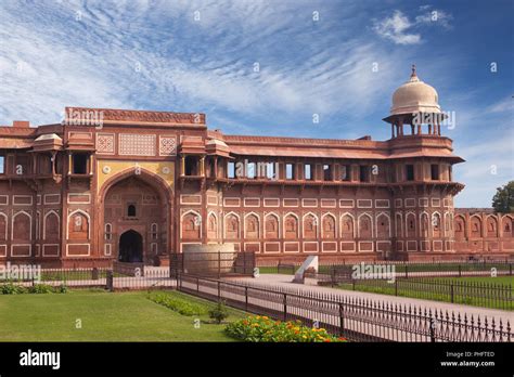 Red fort inside. Agra. India Stock Photo - Alamy