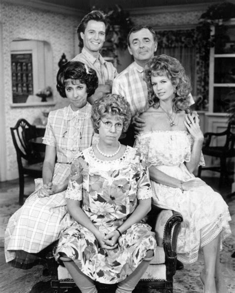 'MAMA'S FAMILY' SYNDICATED VERSION CAST - 8X10 PUBLICITY PHOTO (DA-628)