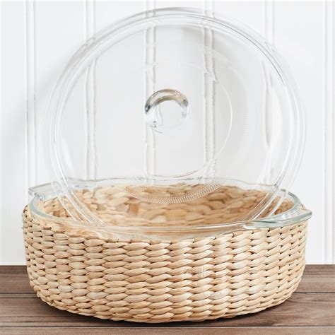 Dolly Parton Casserole Dish with Wicker Basket, 1.9-qt – Giant Tiger