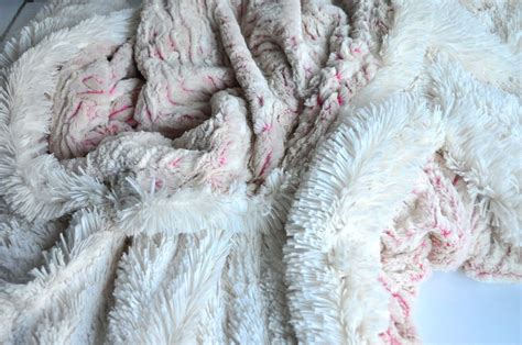 Aesthetic Nest: Sewing: The Ultimate Cuddle Blanket (Tutorial)