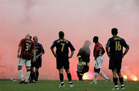 UEFA Champions League Quarter Final: Inter Milan v AC Milan Photos and Images | Getty Images