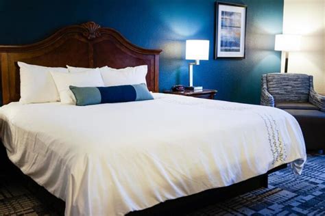 Romantic Hotels with HOT TUB in Room in Iowa ️ Suites 2023