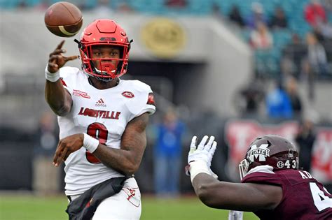 Quarterback Lamar Jackson declares for 2018 NFL Draft