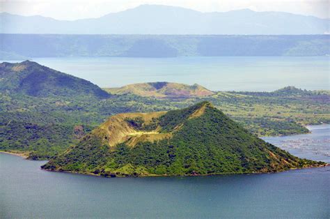 Mas aktibong degassing, na-monitor sa Bulkang Taal; publiko, pinag ...