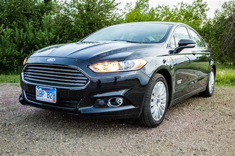 2014 Ford Fusion Energi Titanium -1