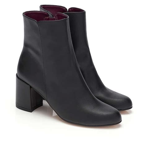 The 13 Best Cruelty-Free Vegan Leather Boots - LeafScore