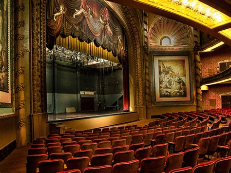 Palace Theatre | Discover Los Angeles