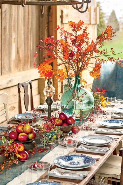 36 Outdoor Thanksgiving Dinner Décor Ideas - DigsDigs