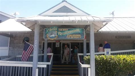 Charlie's Fish House Restaurant | 224 US-19, Crystal River, FL 34428, USA