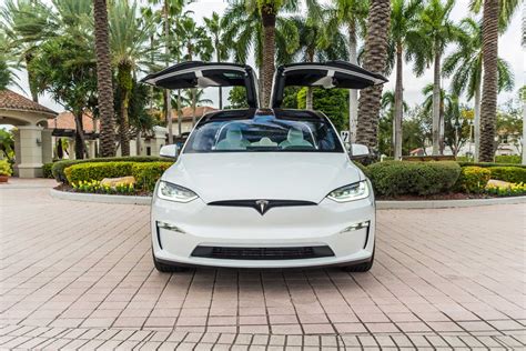 Tesla Model X White - Boston Luxury Car Rental